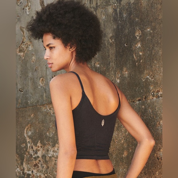 NWOT Free People Movement Ruched Crop Tank Black - Picture 2 of 2